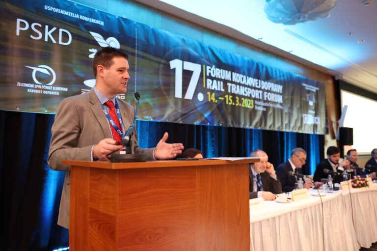 John Downer presenting at a rail transport forum